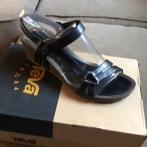 TEVA W VENTURA CORK WEDGE 2 LEATHER SIZE 8 W